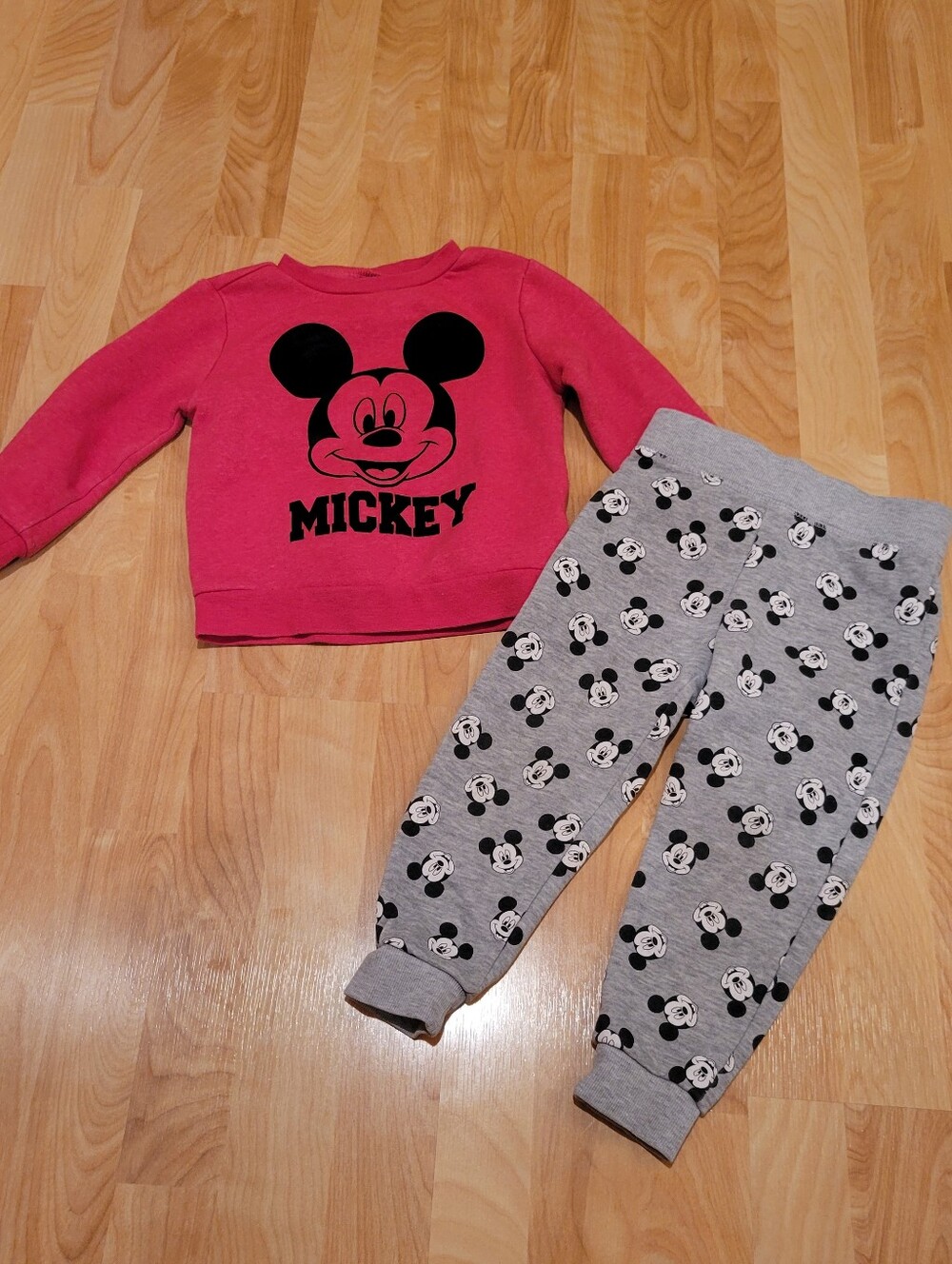 Disney Mickey Mouse Jogger Sweatsuit Sweatshirt Set Size 3T